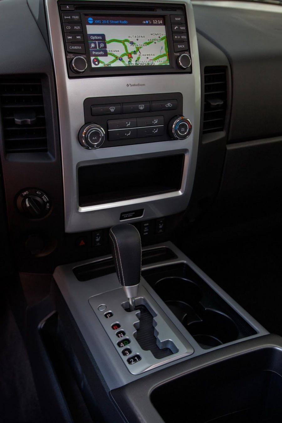  Nissan Titan Pickup 2013 года  (фото 42 из 43)